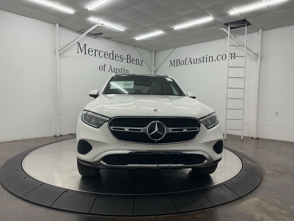 New 2026 Polar White Mercedes-Benz GLC 300 image 2