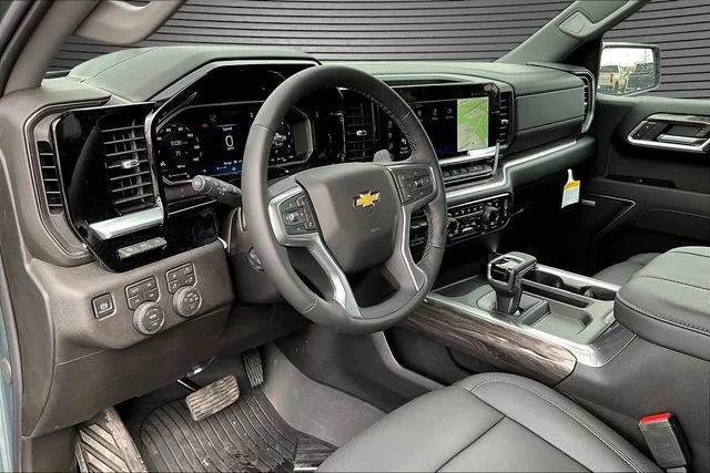 2026 Chevrolet Silverado 1500 LTZ - Photo 7