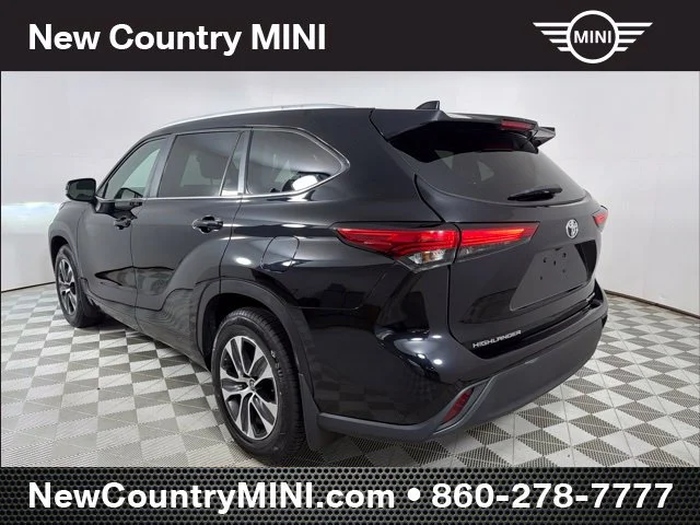 Used 2023 Black Toyota XLE image 5