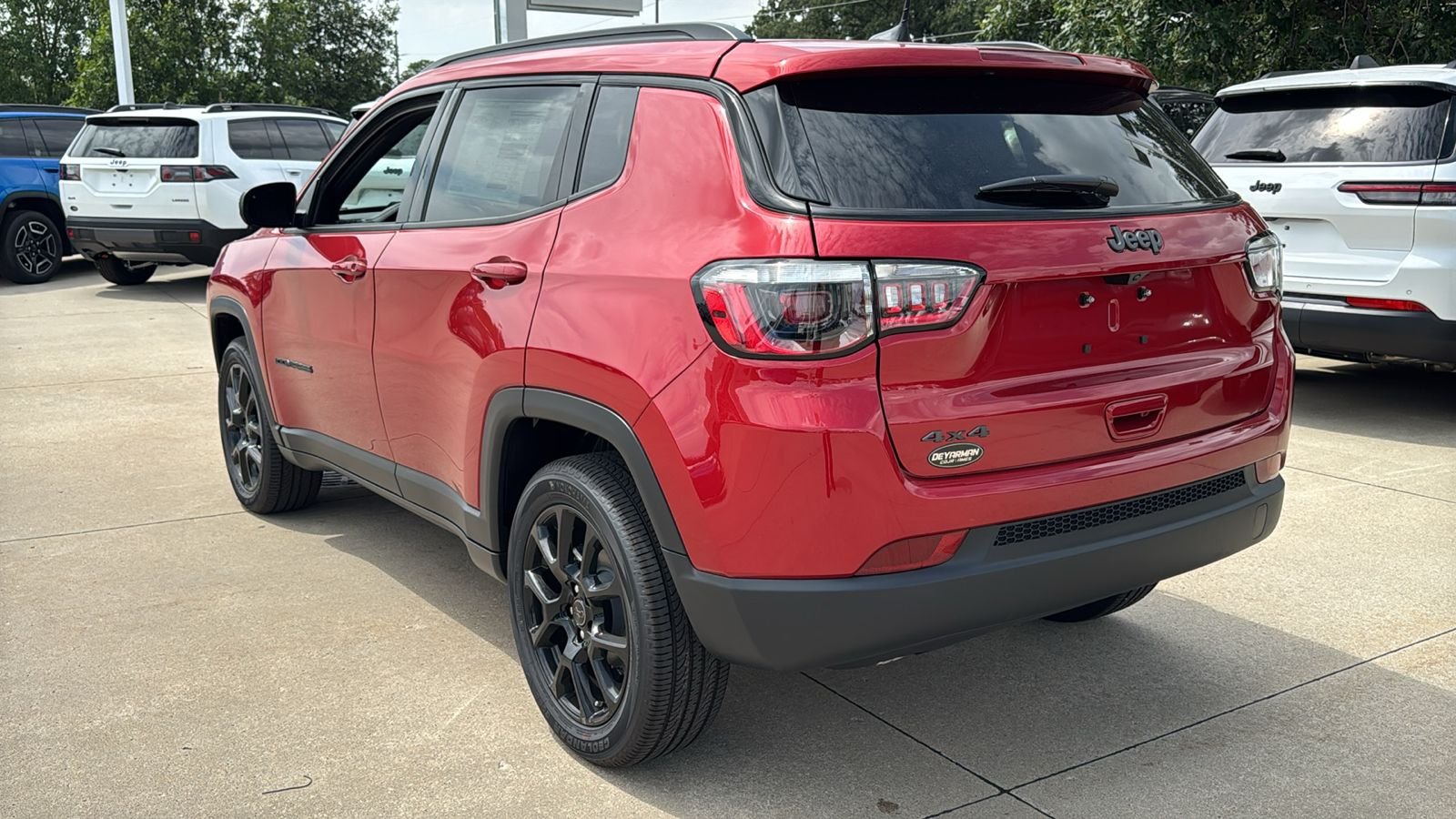 New 2026 Red Hot Pearlcoat Jeep Latitude image 9