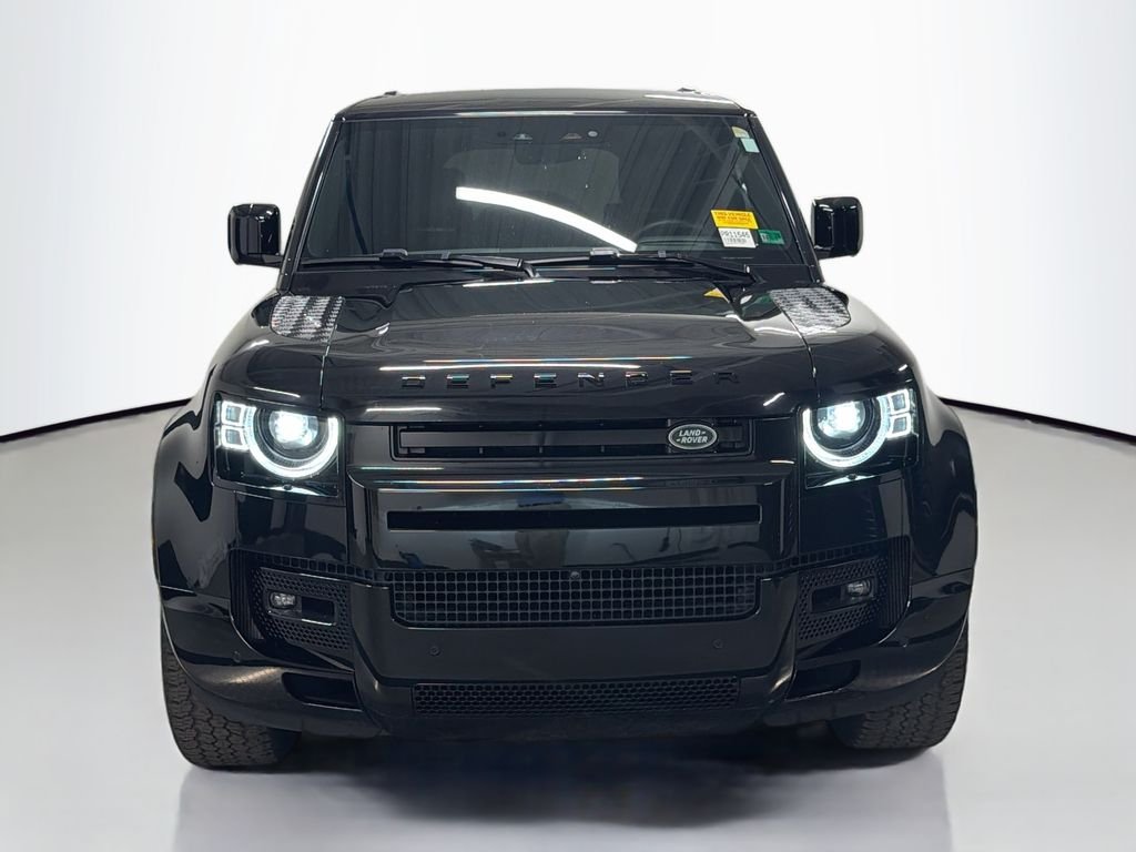 Used 2024 Black Land Rover X-Dynamic SE image 6