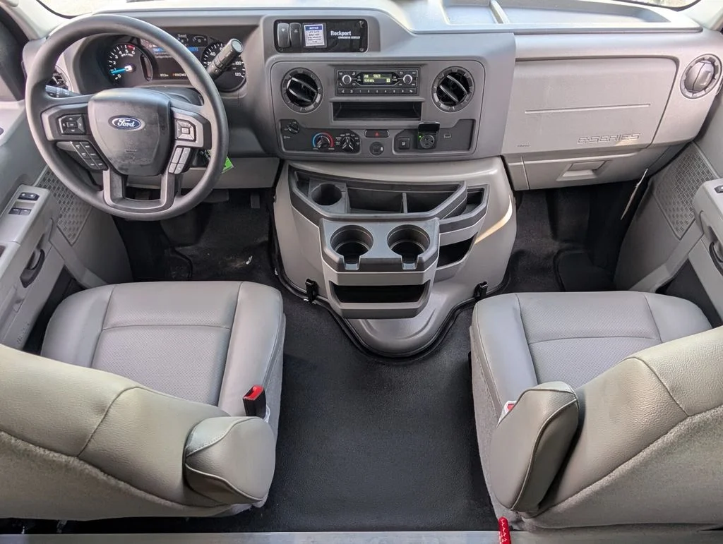 New 2026 Oxford White Ford E-350 SRW image 9