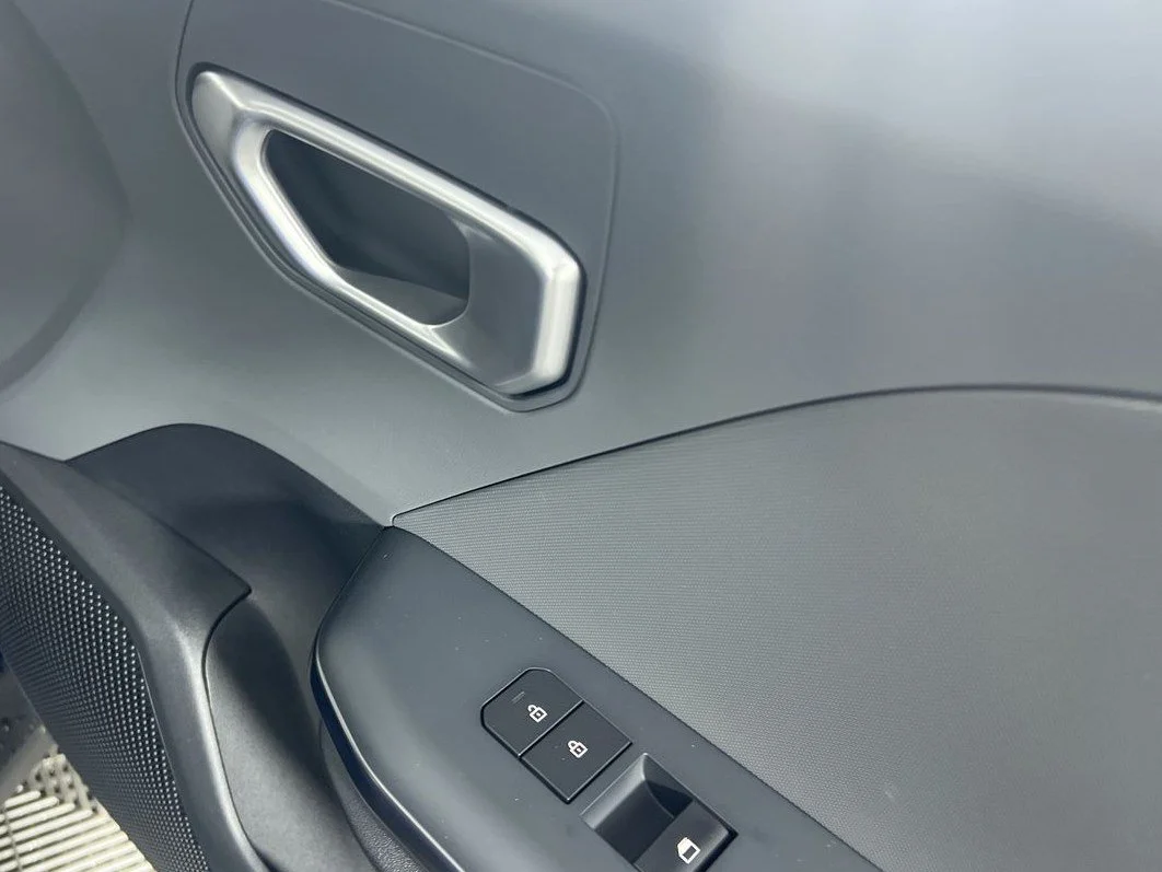 New 2026 Snow White Pearl Kia LXS image 30