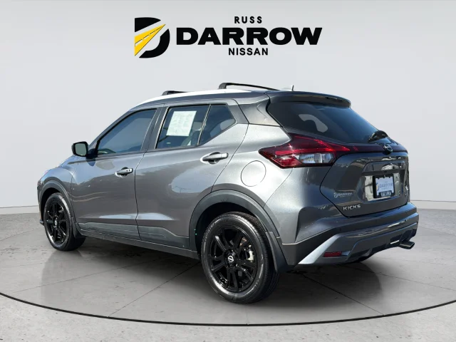 Used 2024 Gray Nissan SV image 3