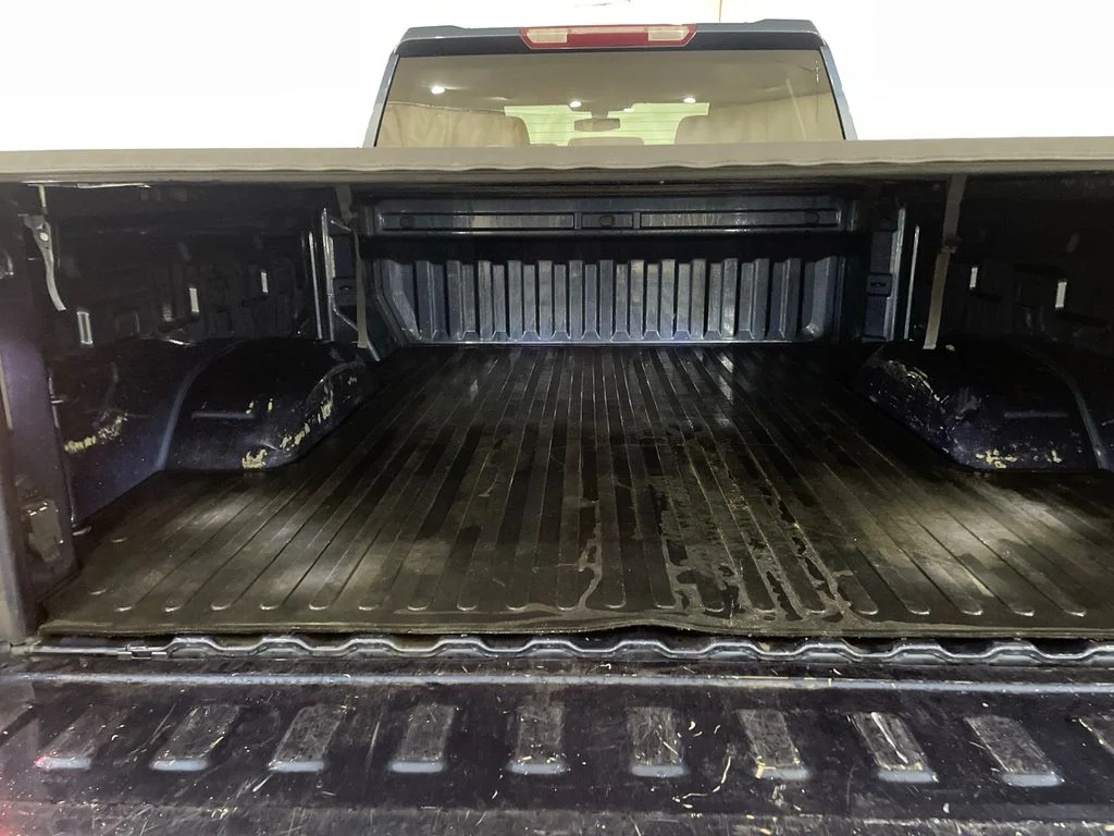 Used 2022 Northsky Blue Metallic Chevrolet Custom image 7