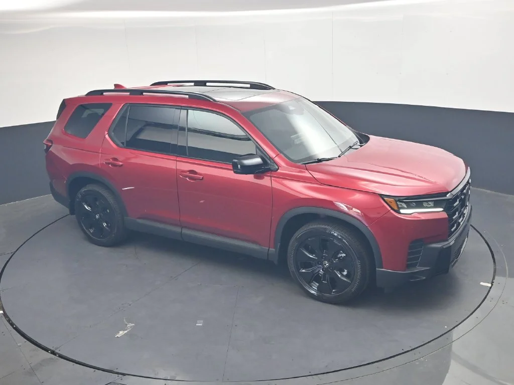 New 2026 Radiant Red Metallic II Honda Black Edition image 17