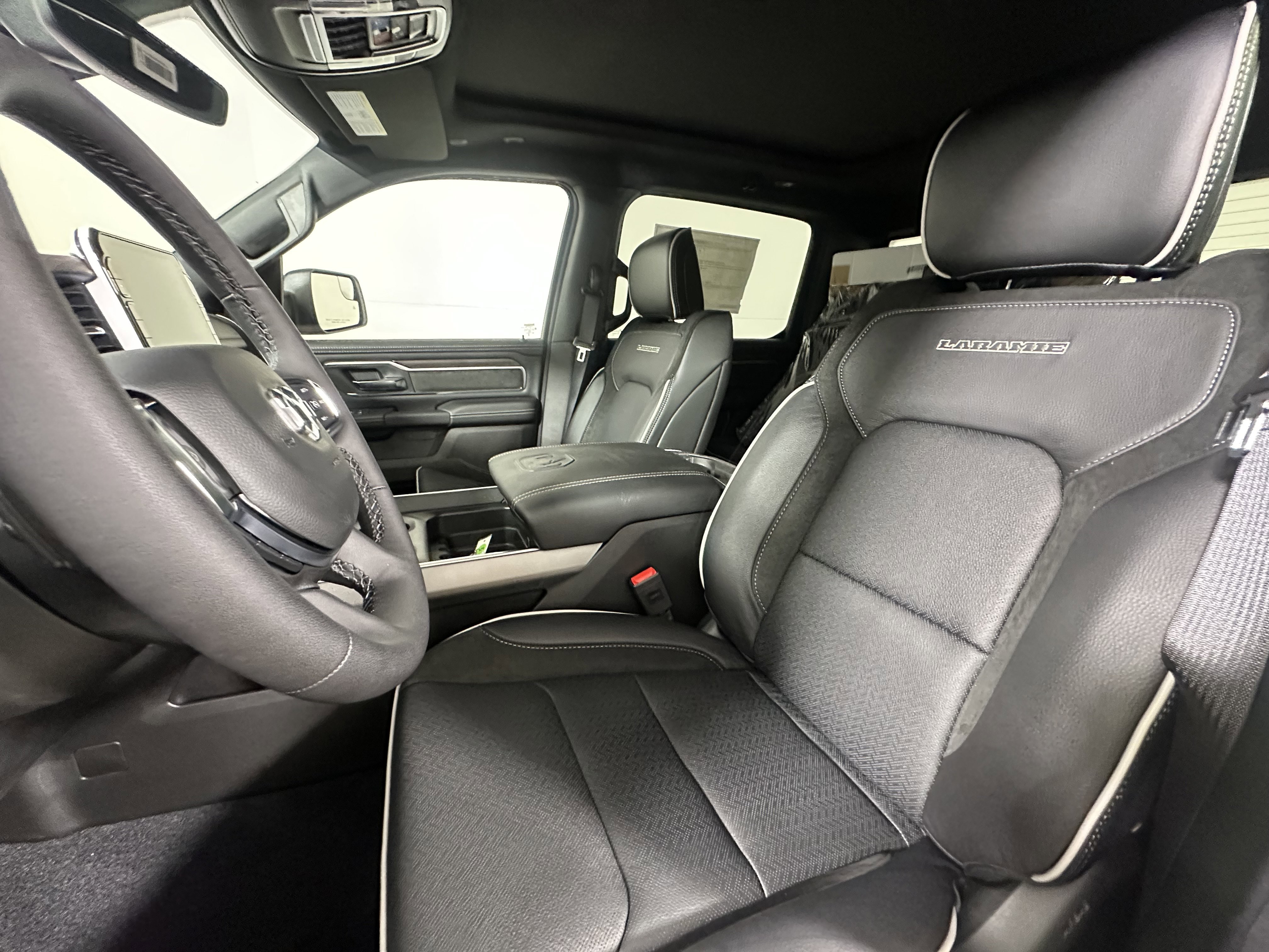 2026 RAM 1500 Laramie - Photo 9