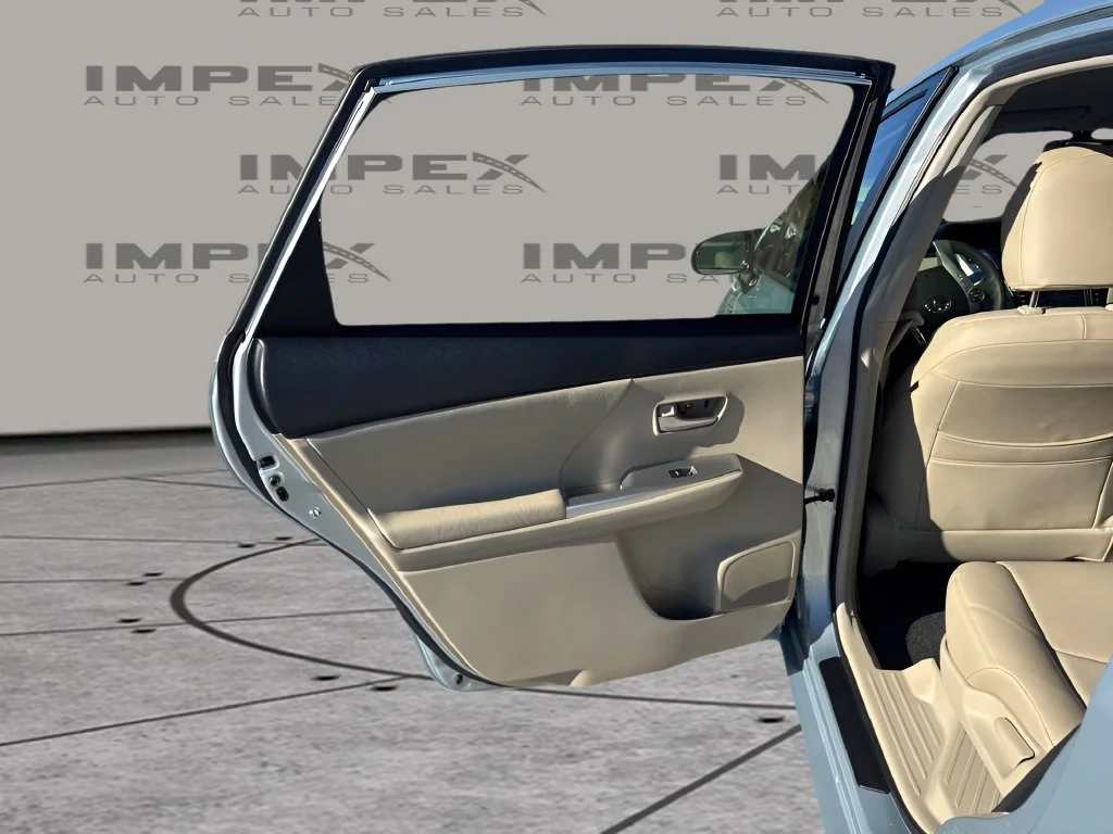 Used 2013 Blue Toyota Two image 24