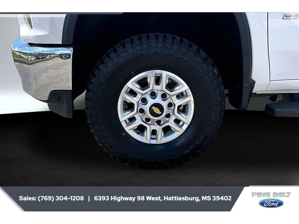 Used 2020 Summit White Chevrolet LT image 7