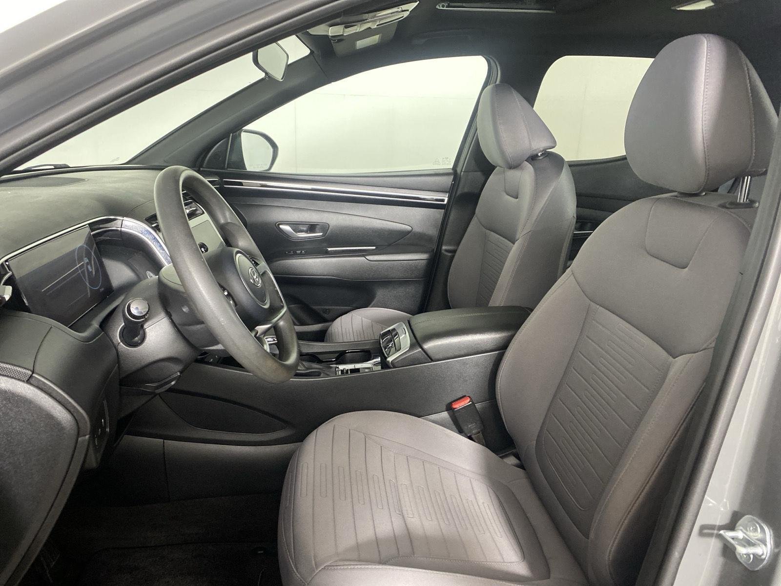 Used 2024 Hampton Gray Hyundai SEL image 10