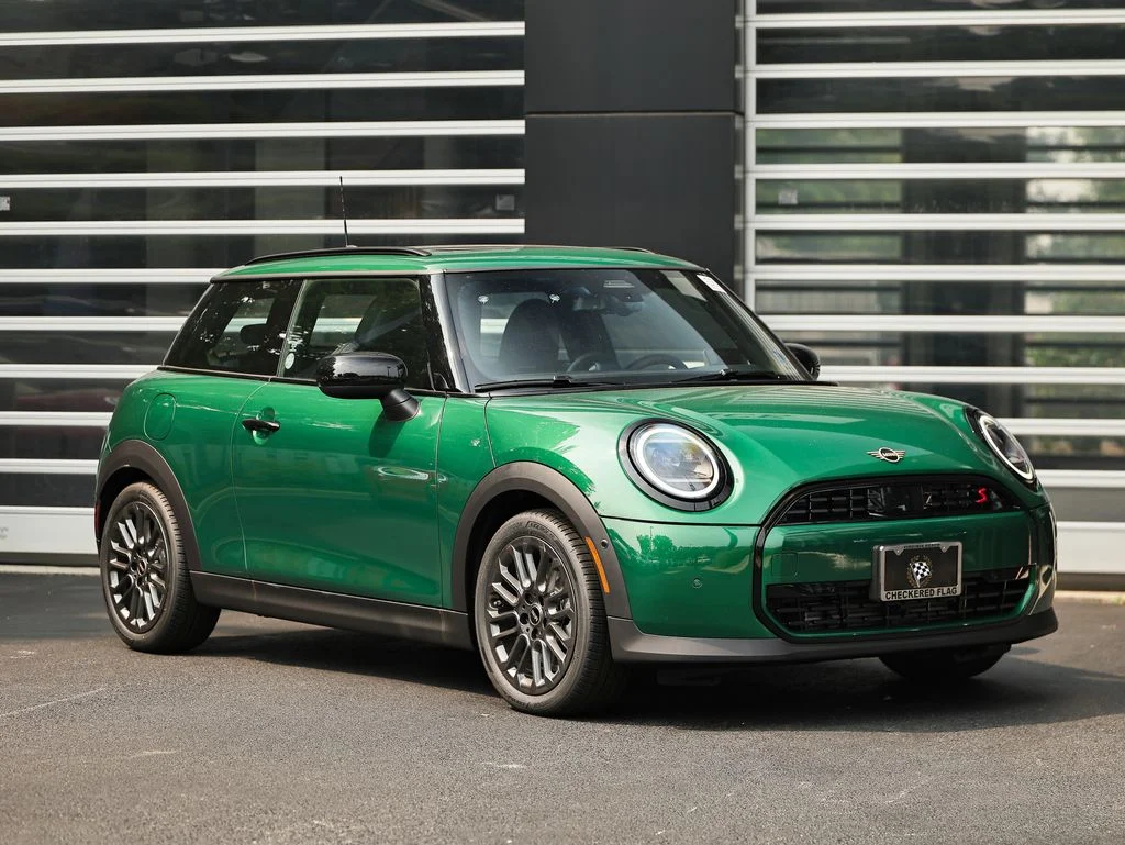 New 2026 British Racing Green MINI Signature Plus image 1