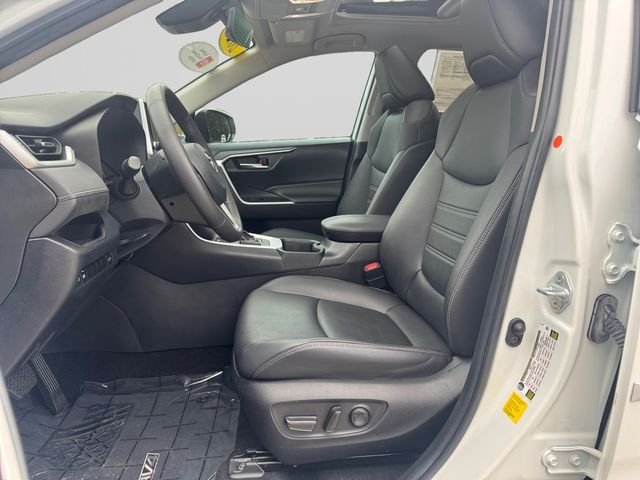 Certified Used 2023 Pearl Toyota XLE Premium image 10
