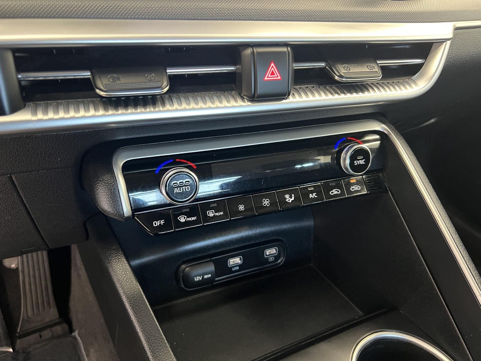 Used 2023 Glacial White Pearl Kia LXS image 17