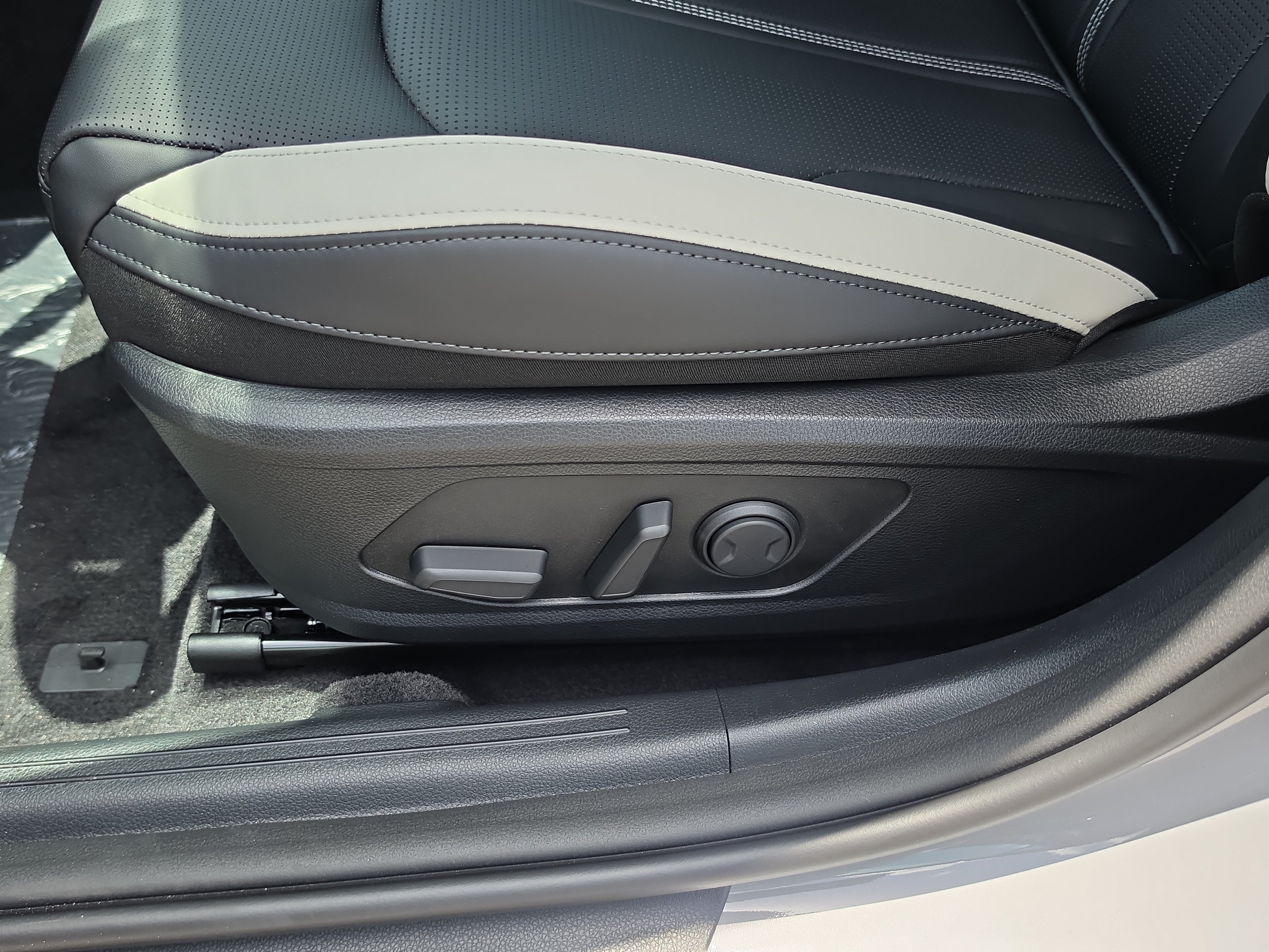 New 2026 Wolf Gray Kia GT-Line FWD image 20