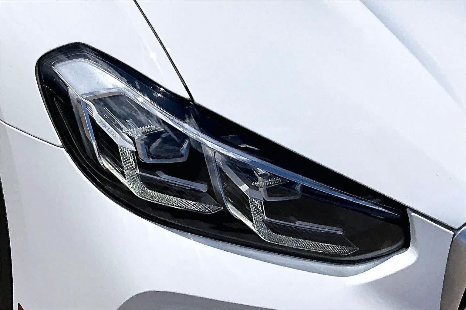 Used 2024 Alpine White BMW xDrive30i image 24