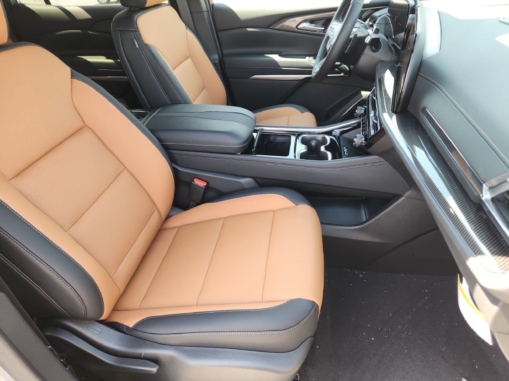 Used 2027 Beige Chevrolet Z71 image 11