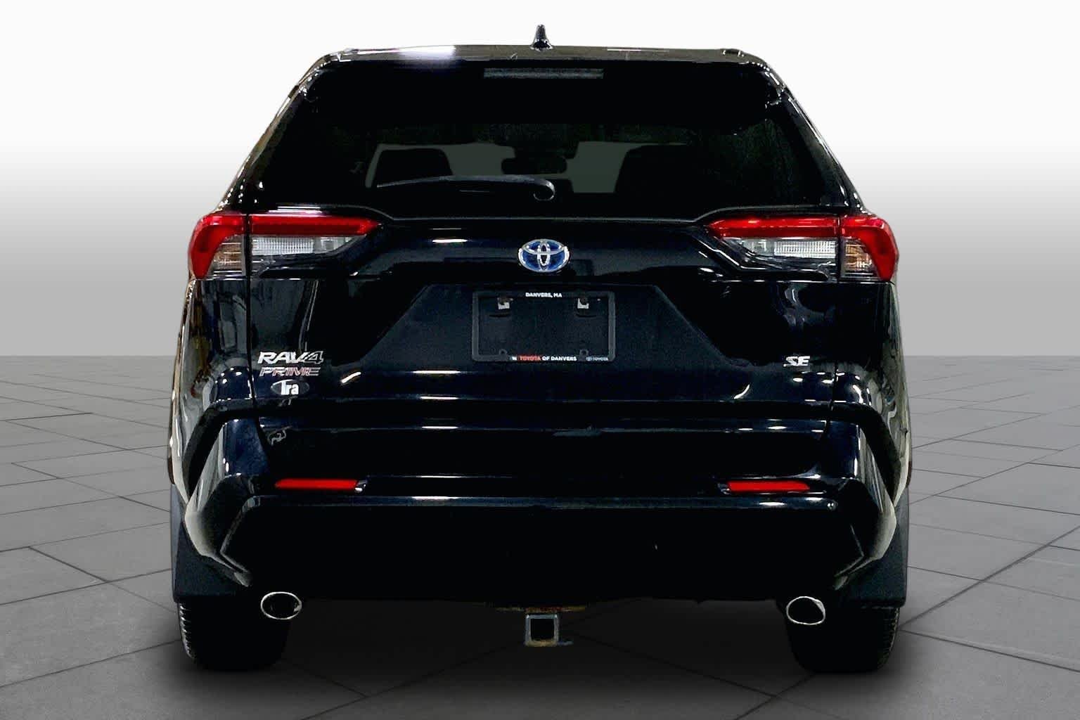 Used 2021 Midnight Black Metallic Toyota SE image 5