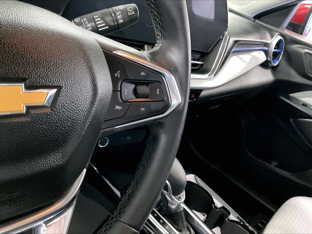 Used 2025 Crimson Metallic Chevrolet LT image 23
