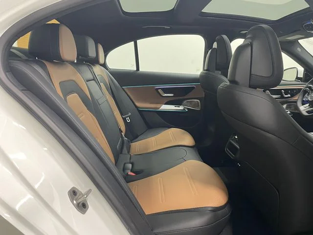 New 2026 MANUFAKTUR Moonlight Whit Mercedes-Benz E 53 AMG® image 19
