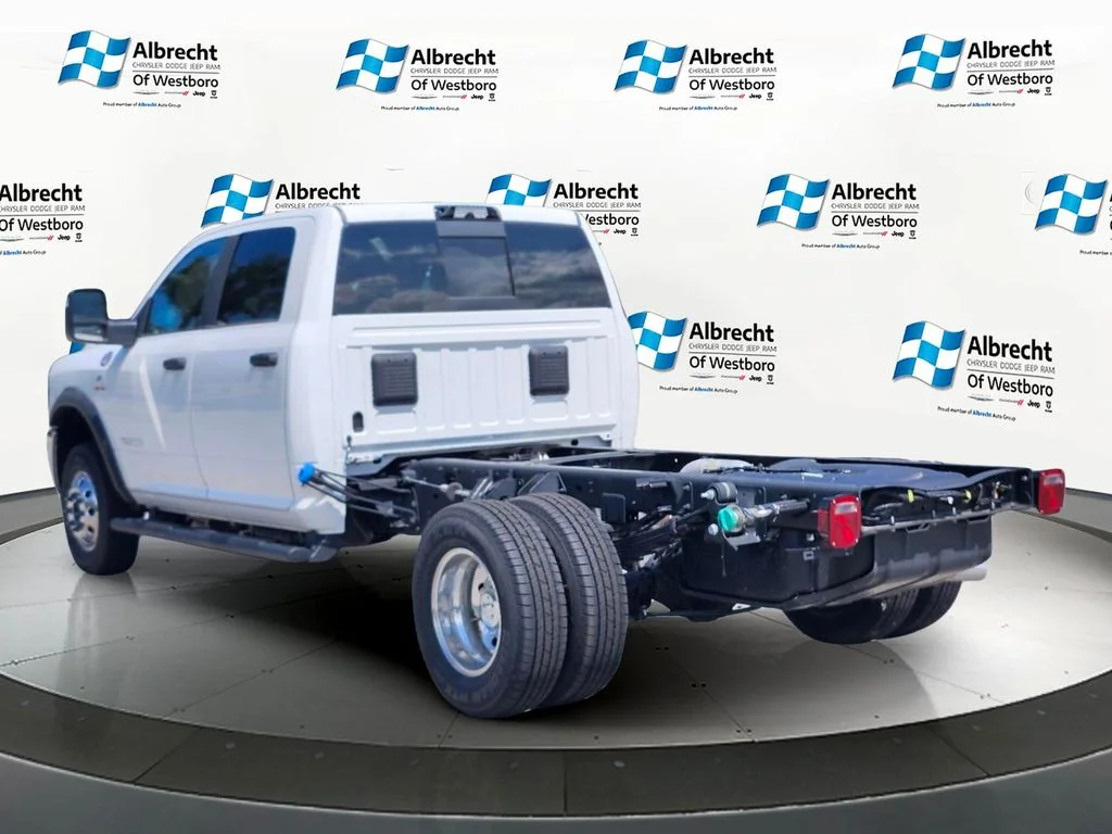 New 2026 Bright White Clearcoat RAM Tradesman image 3