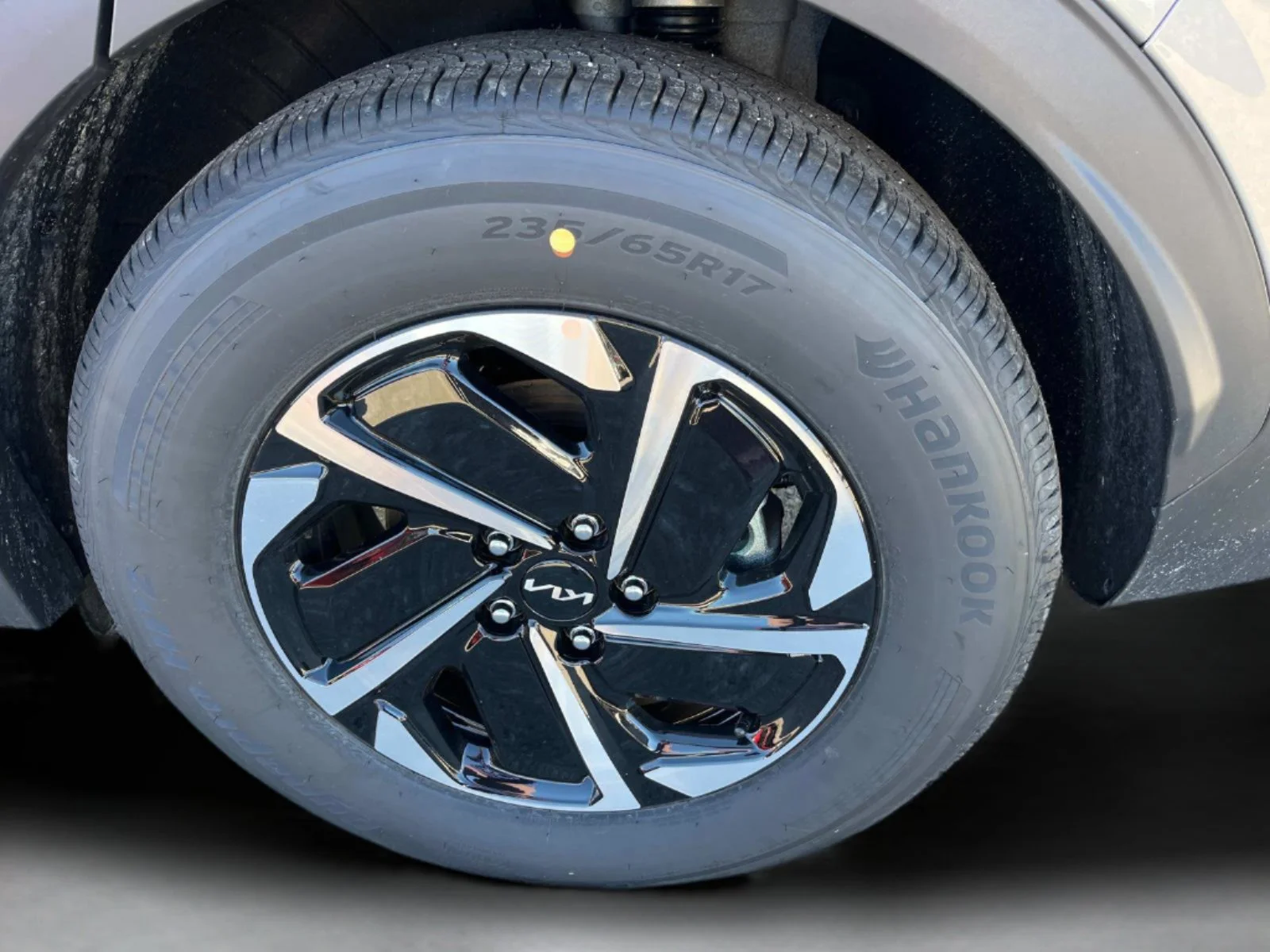 2025 Kia Sportage LX Hybrid - Photo 11