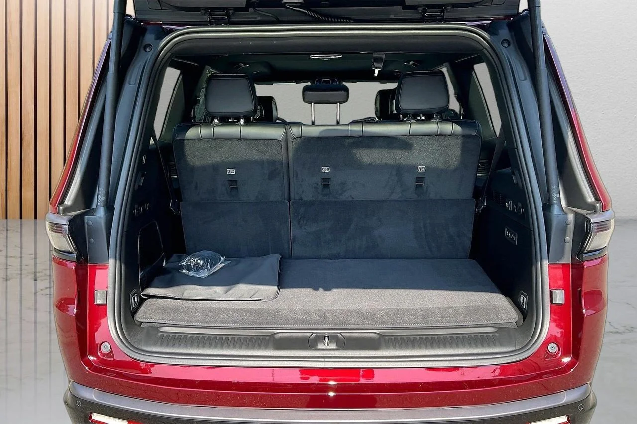 New 2026 Velvet Red Pearl-Coat Exterior Paint Jeep Limited Altitude image 27