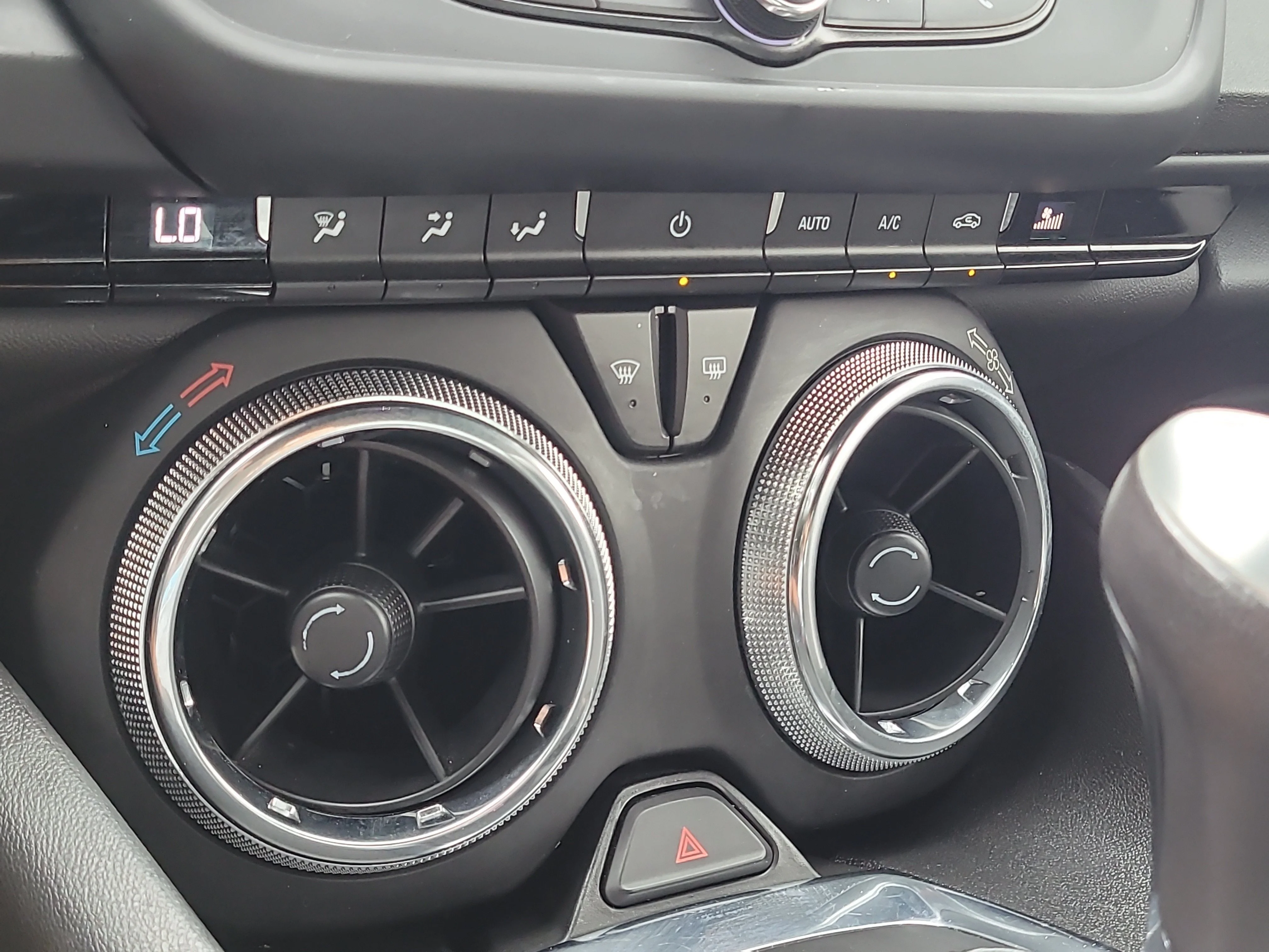 Used 2023 Sharkskin Metallic Chevrolet 1LT image 19