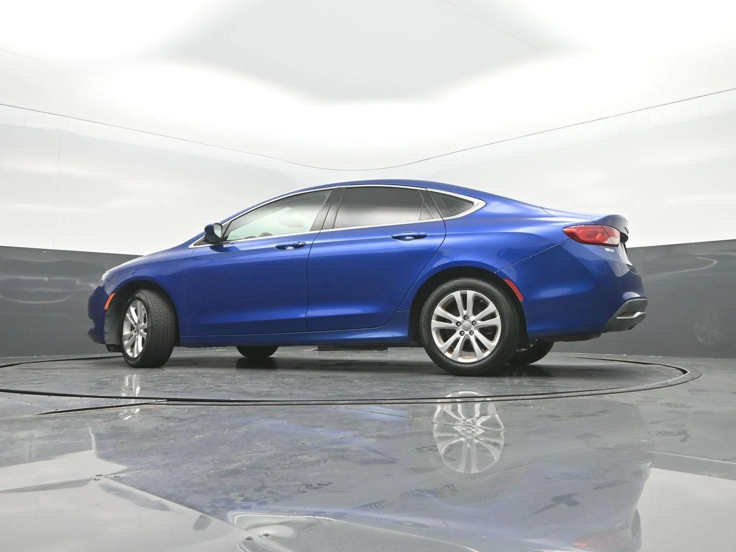 Used 2016 Vivid Blue Pearlcoat Chrysler Limited image 26