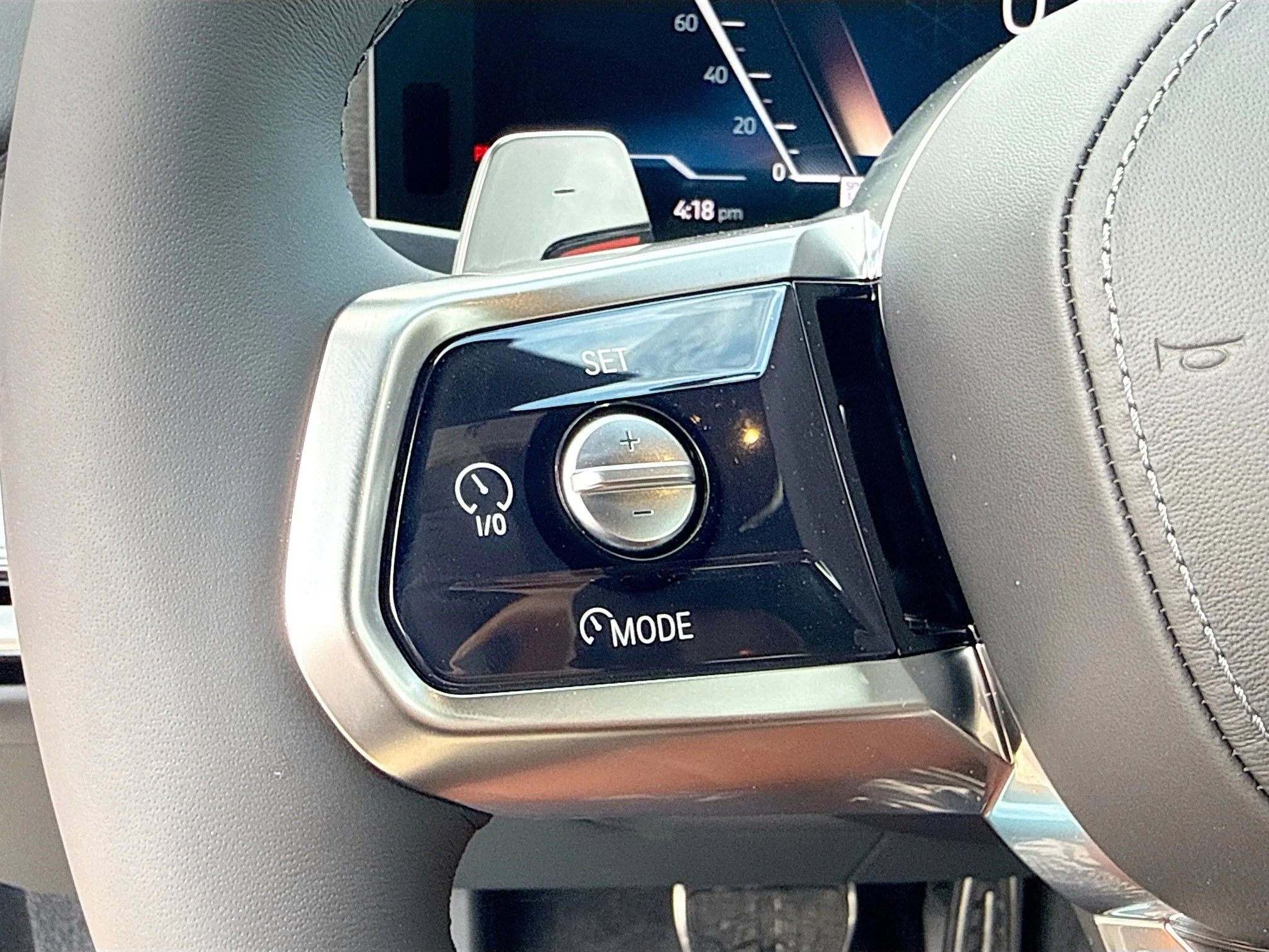 New 2026 Dravit Grey Metallic BMW 750e xDrive image 37