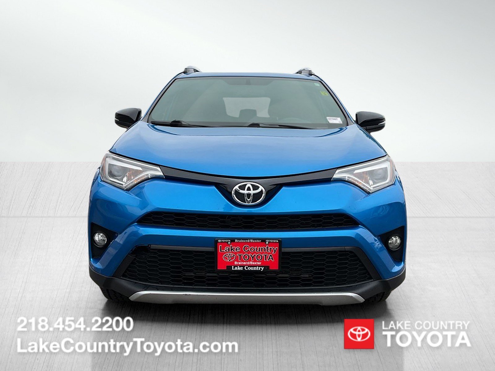 Used 2016 Electric Storm Blue Toyota SE image 8