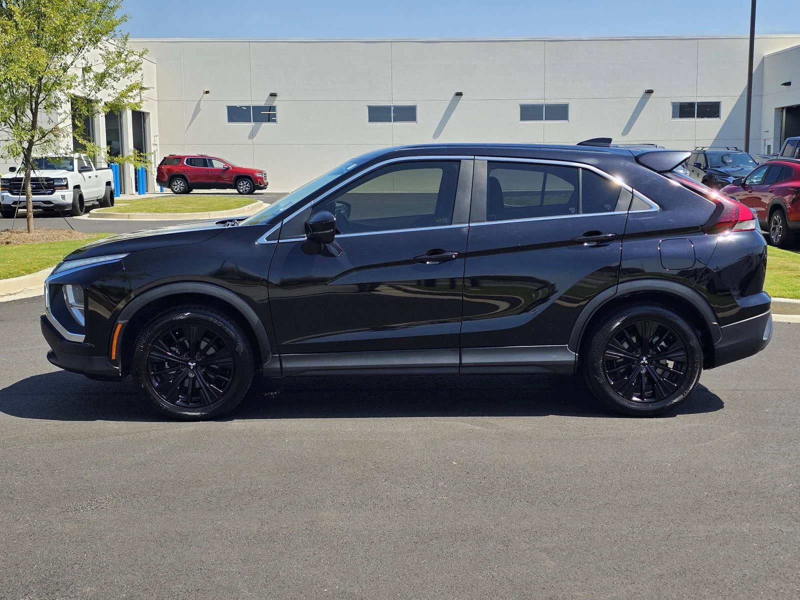 Used 2022 Black Mitsubishi LE image 16