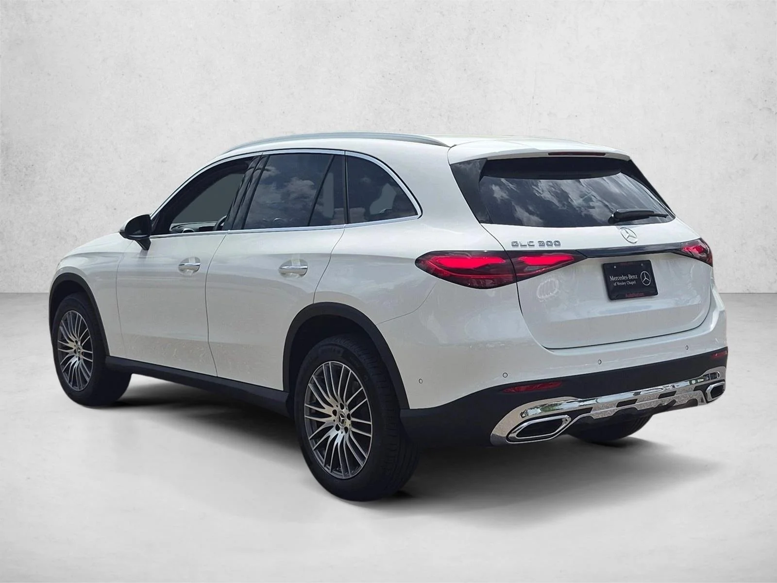Used 2026 Polar White Mercedes-Benz GLC 300 image 8