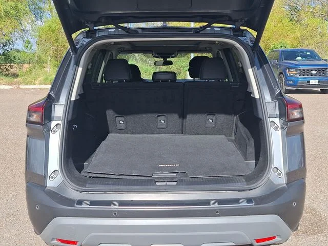 Used 2023 Gray Nissan SV image 14