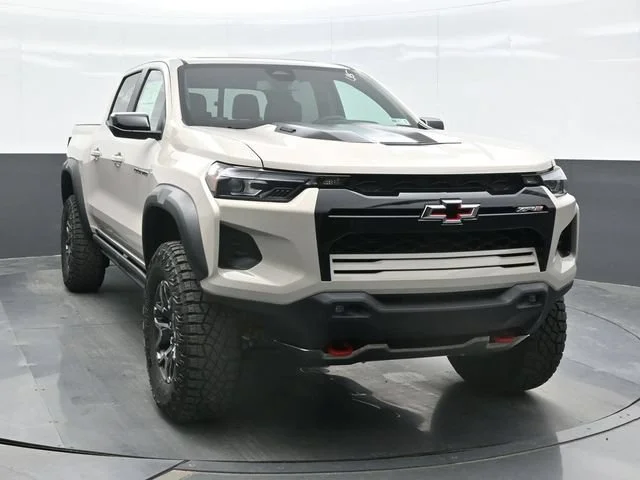 2026 Chevrolet Colorado ZR2 - Photo 6