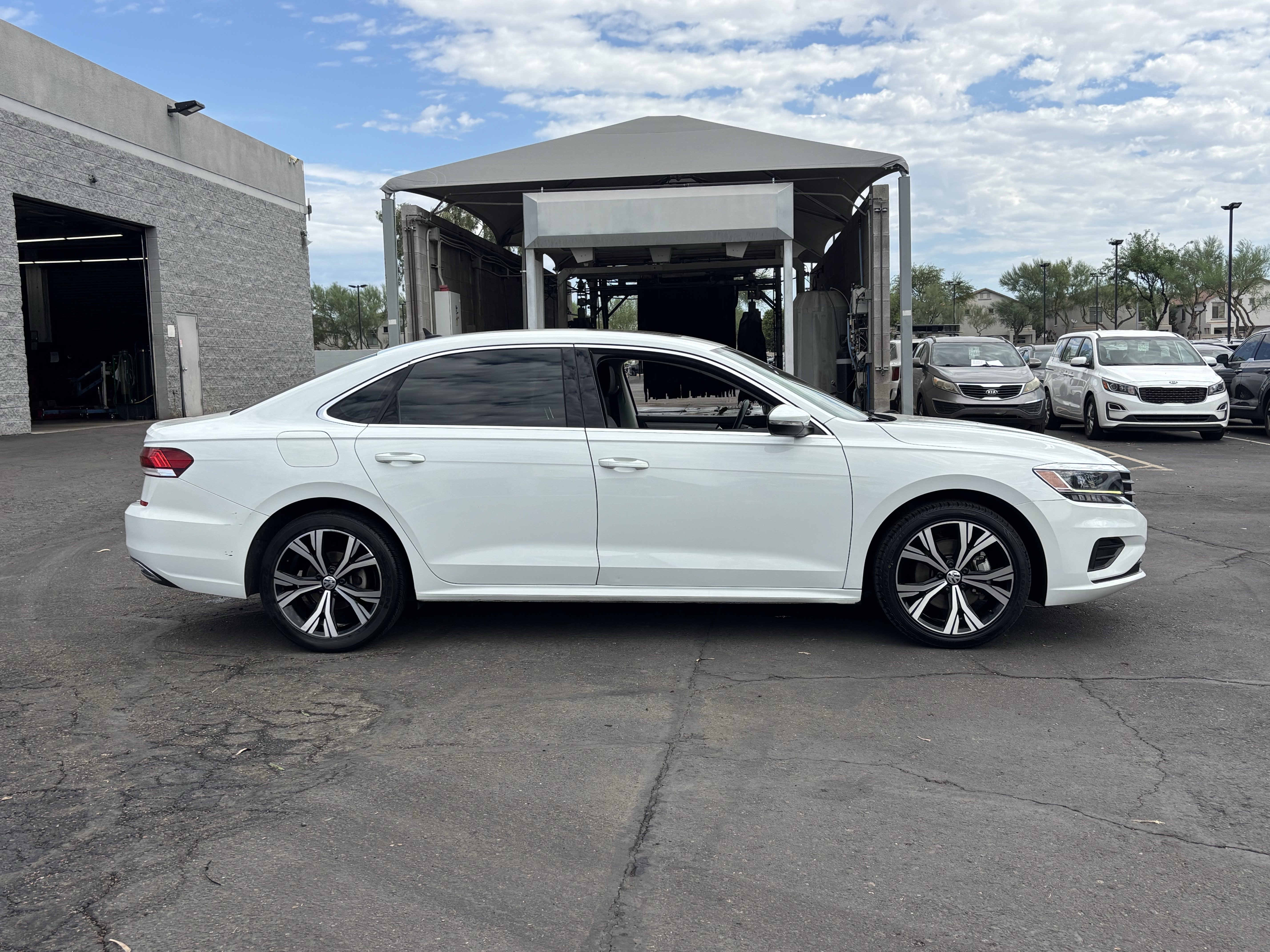 1VWSA7A33NC008684