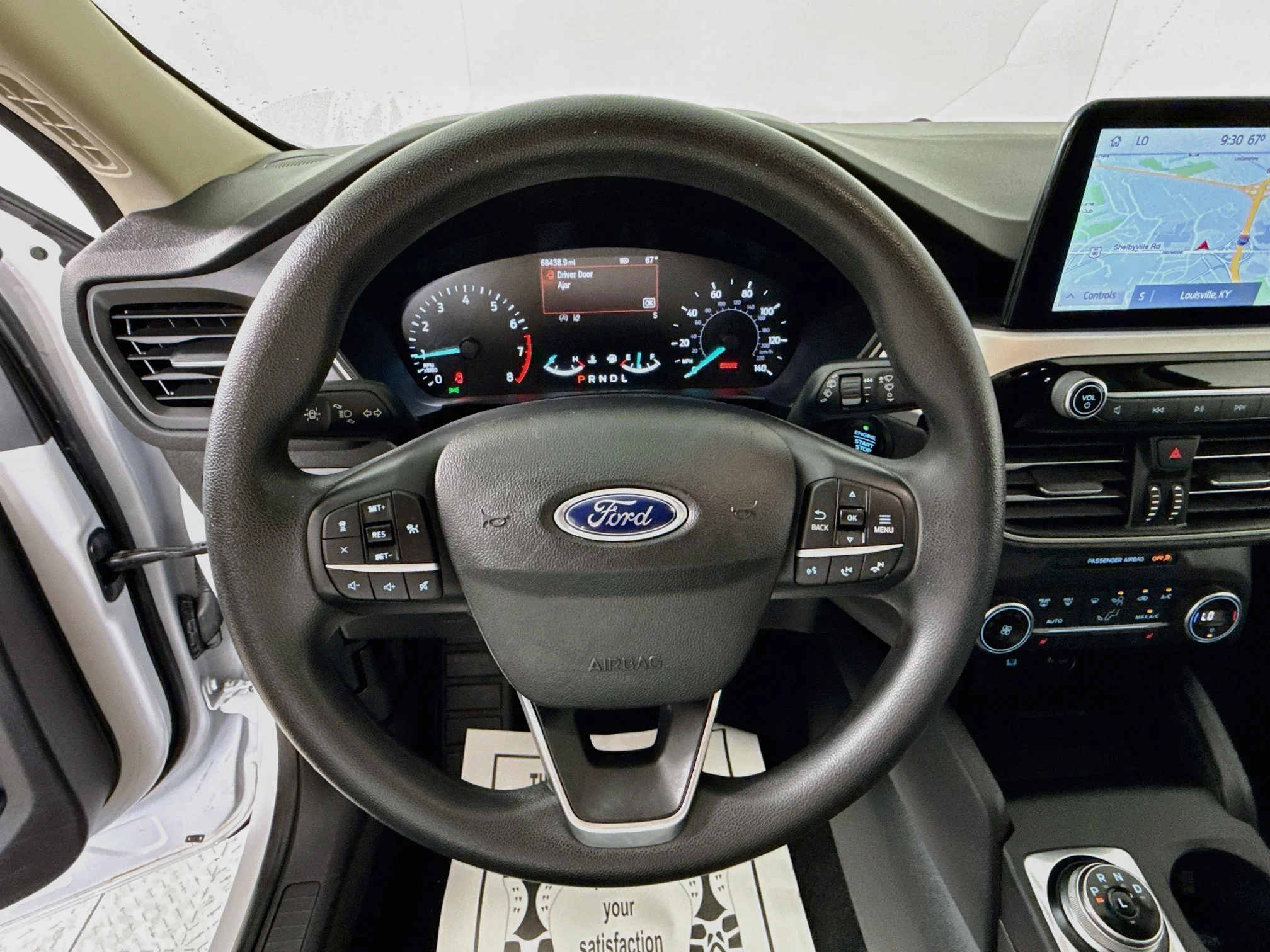 Used 2020 Oxford White Ford SE image 17