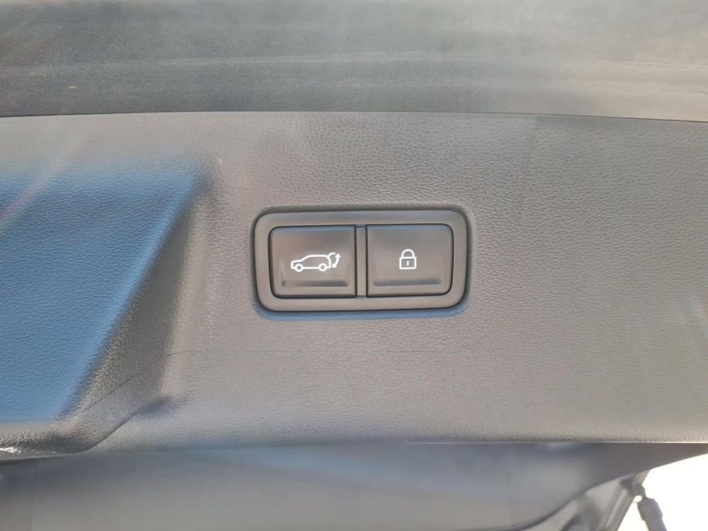 Used 2025 Phantom Black Hyundai Limited image 27
