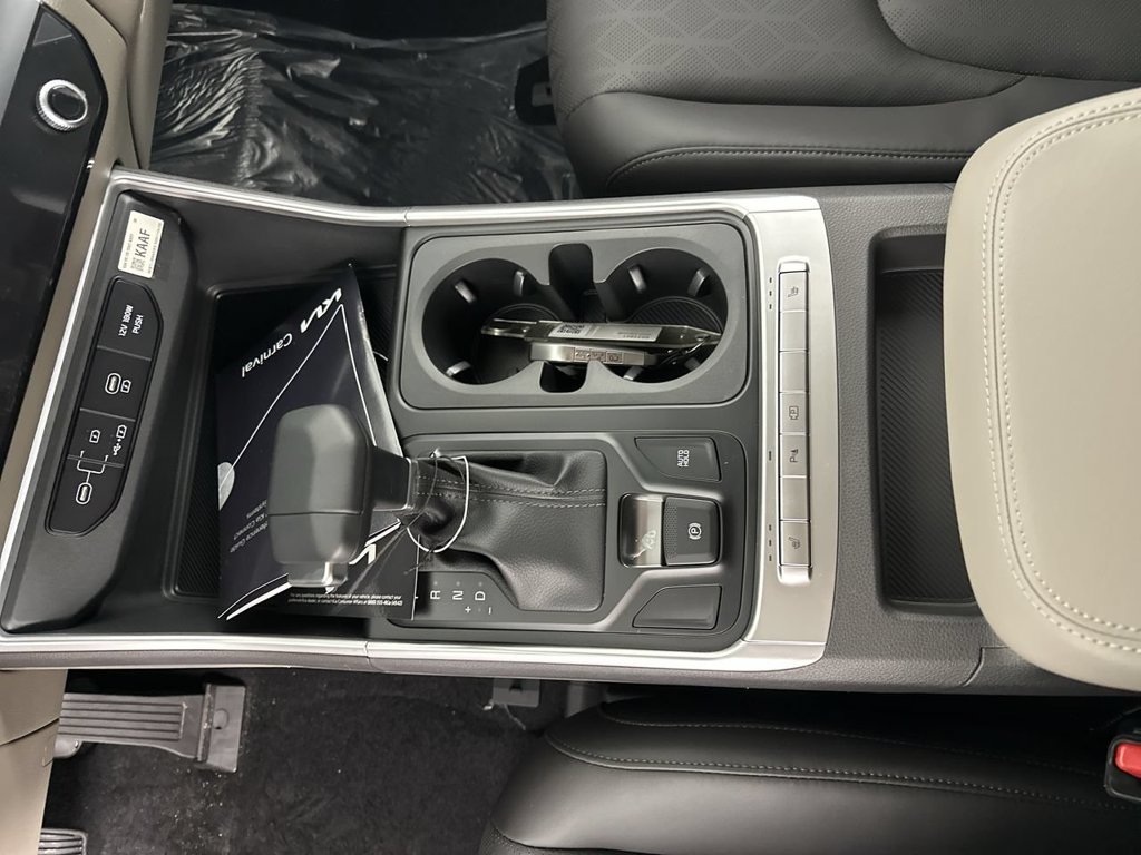 New 2027 Ceramic Silver Kia LXS image 9