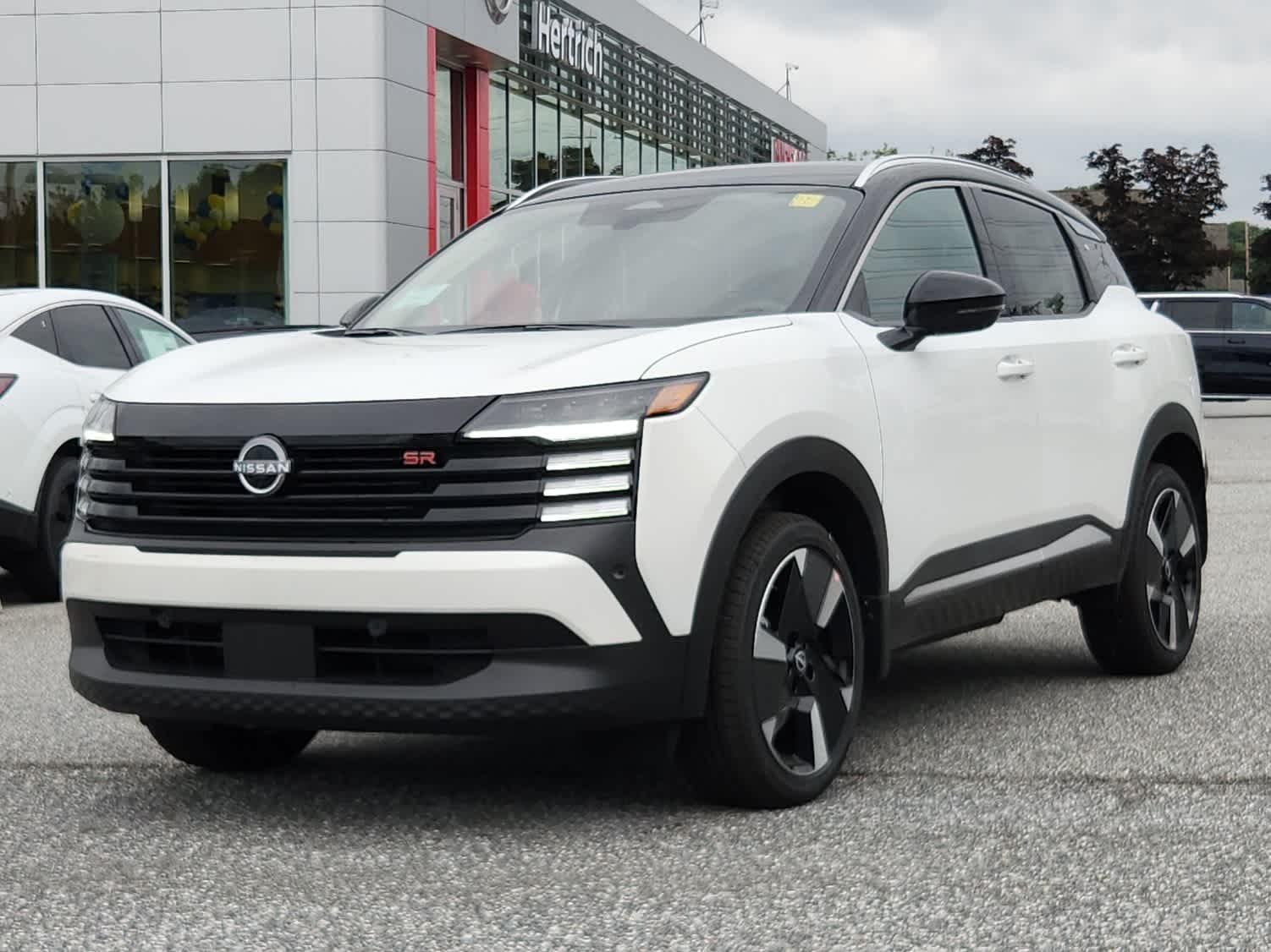 2025 Nissan Kicks SR - Photo 1