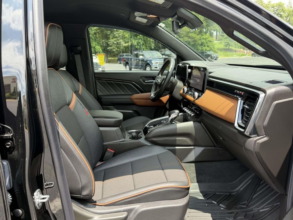 2026 GMC Canyon AT4 - Photo 12