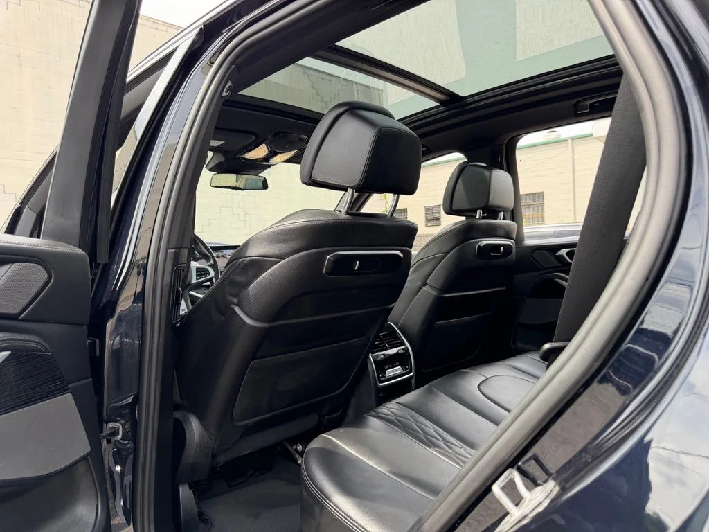 Used 2024 Black BMW xDrive40i image 14