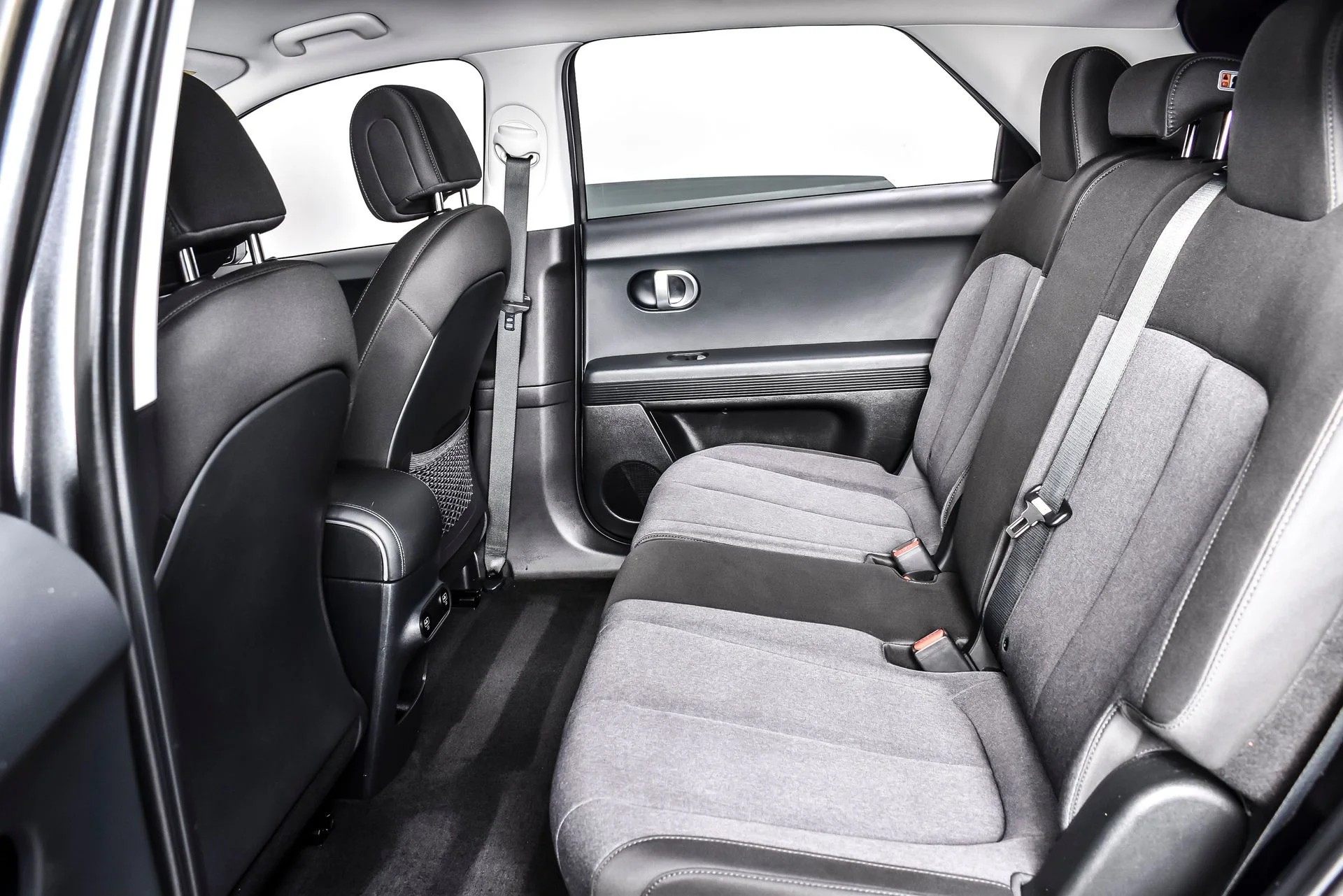 Used 2024 Gray Hyundai SEL image 19