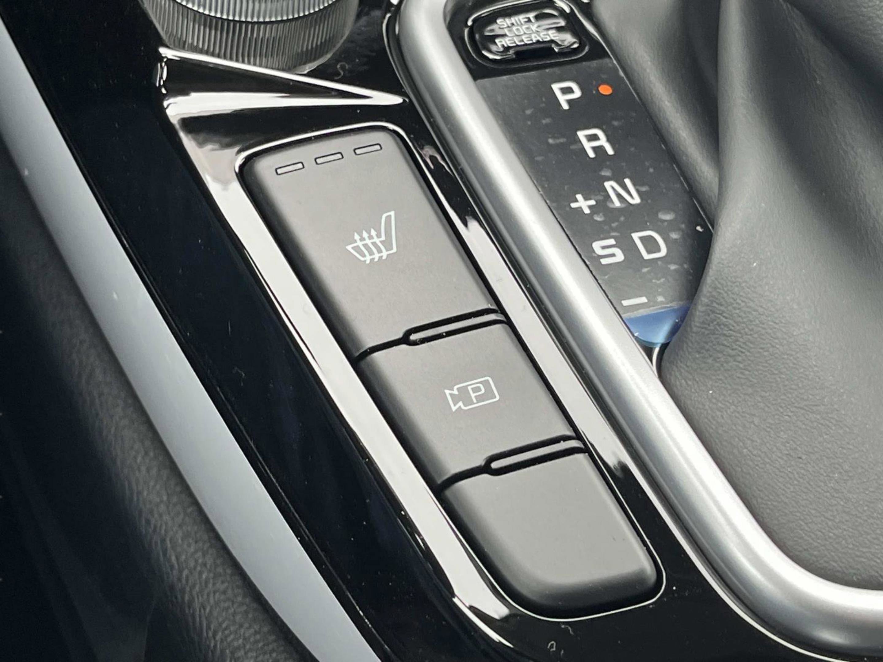 New 2026 Snow White Pearl Kia EX image 28