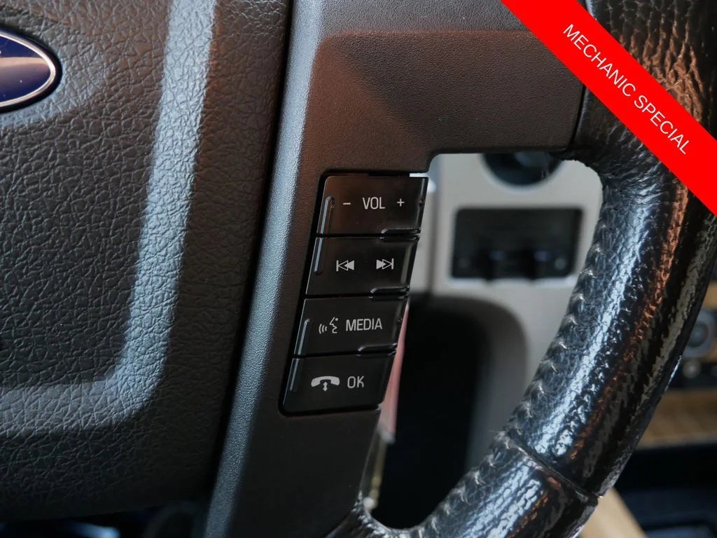 Used 2011 White Ford Lariat image 19