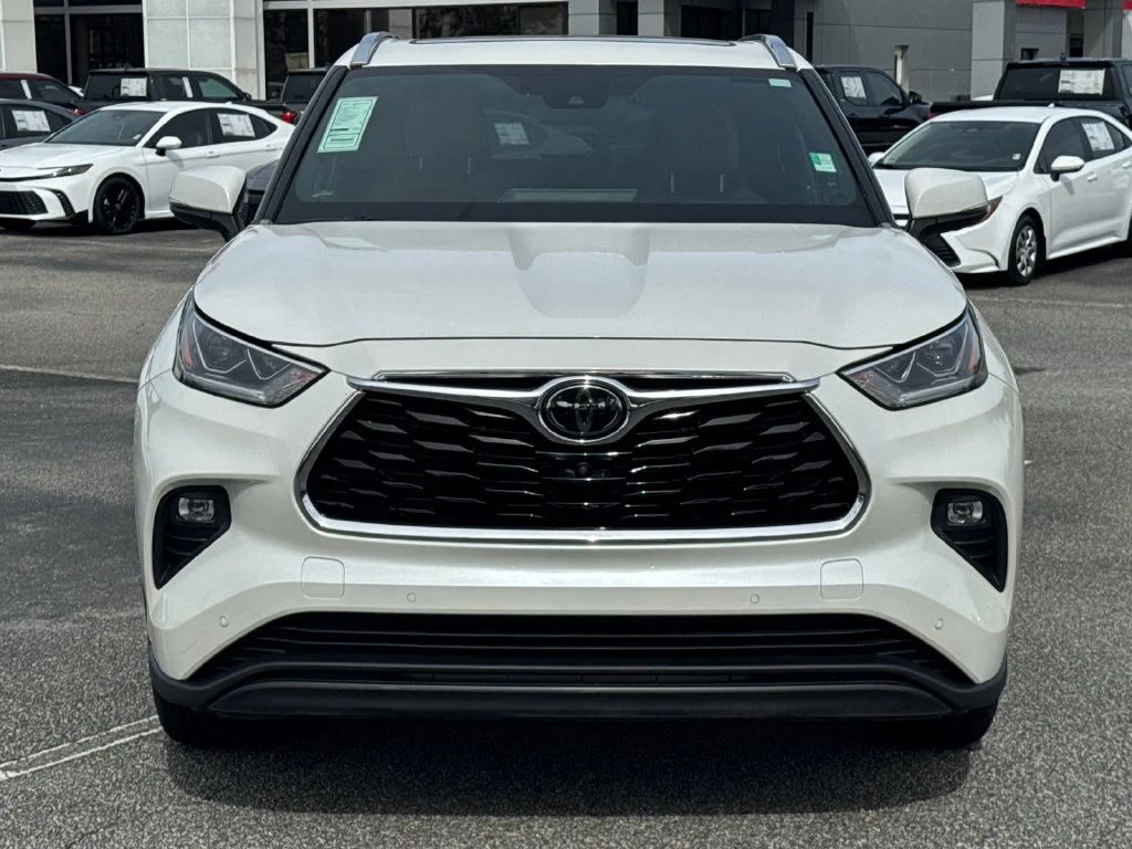 Used 2020 White Toyota Platinum image 8