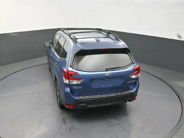 Used 2021 Blue Subaru Premium image 27