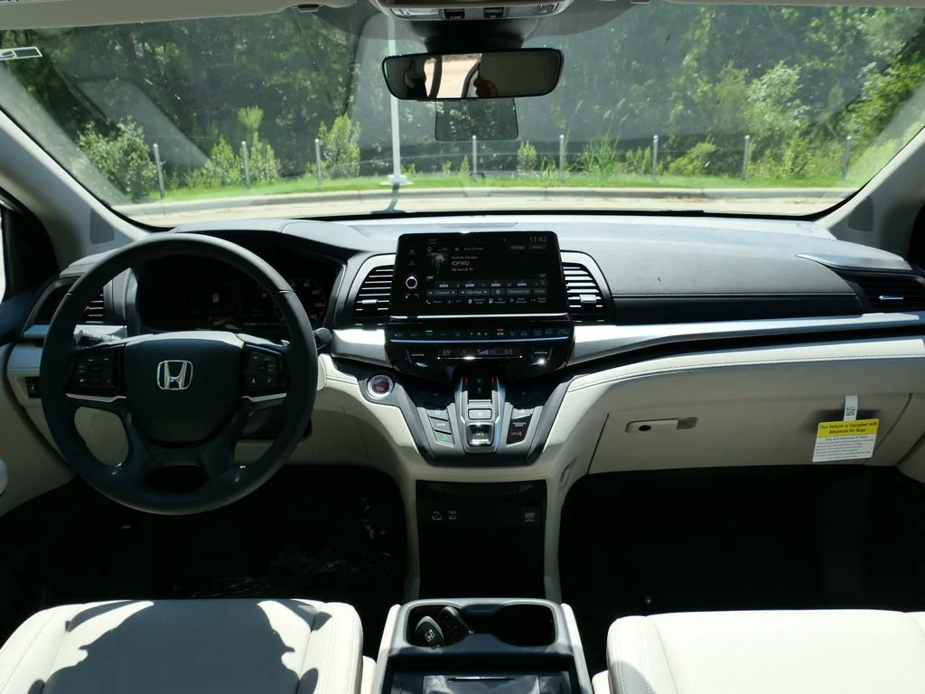 New 2026 Platinum White Pearl Honda EX-L image 17