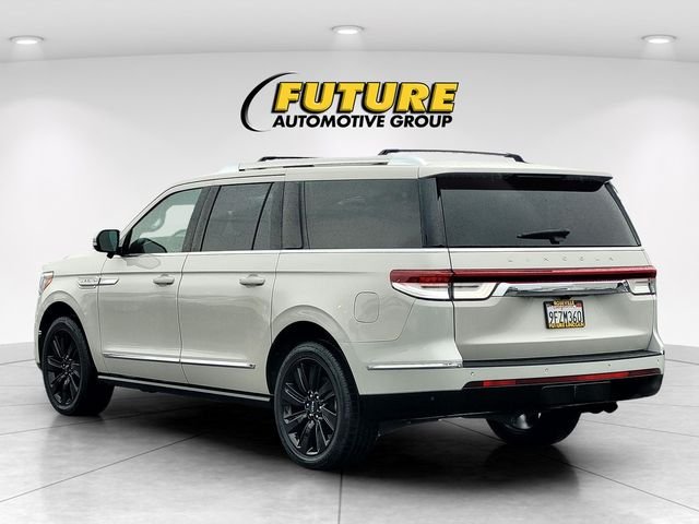 Used 2023 White Lincoln Reserve image 6