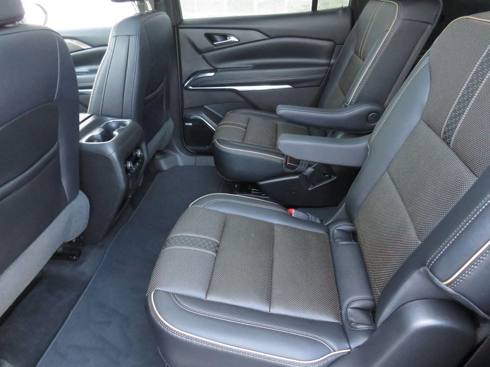 Used 2026 Mosaic Black Metallic Chevrolet High Country image 23