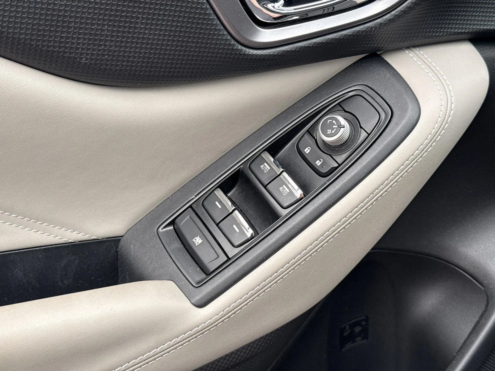 Used 2020 Jasper Green Metallic Subaru Limited image 23